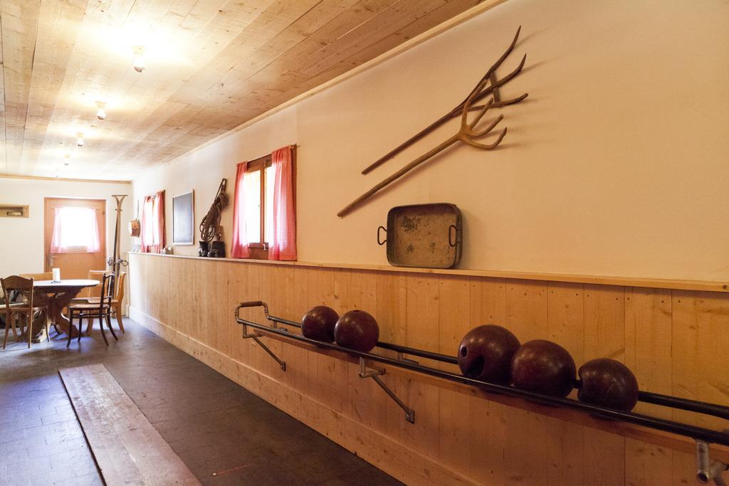 Gasthaus Spinas Bever Exterior foto